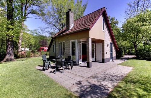 Municipality of Dalfsen House | Cozy holiday home with a garden near Zwolle