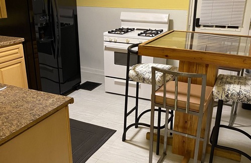 Norwood House | Cozy home 3 BR one on first floor near bathroom and kitchen with 5 beds + futon