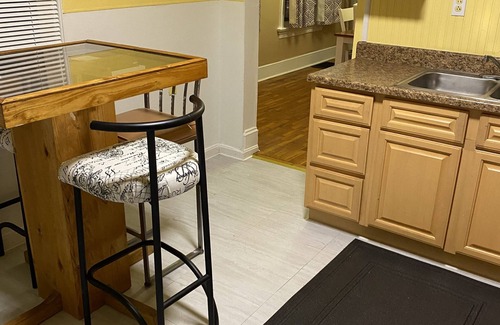 Norwood House | Cozy home 3 BR one on first floor near bathroom and kitchen with 5 beds + futon