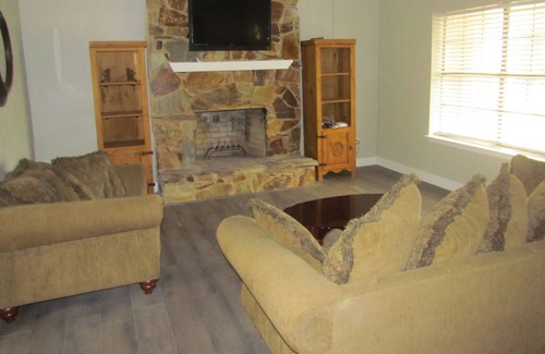 Wylie House | Cozy Home Away From Home!