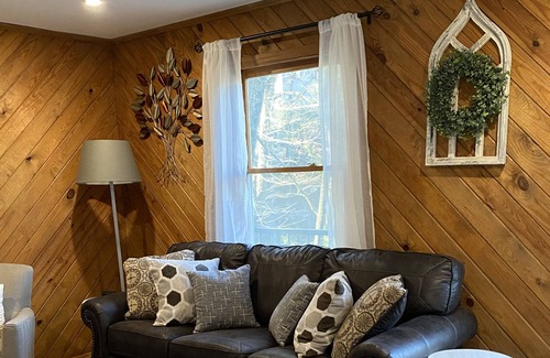 Mill Ridge House | Cozy Home Between Boone and Banner Elk Skiing / Tubing / Hiking / App State