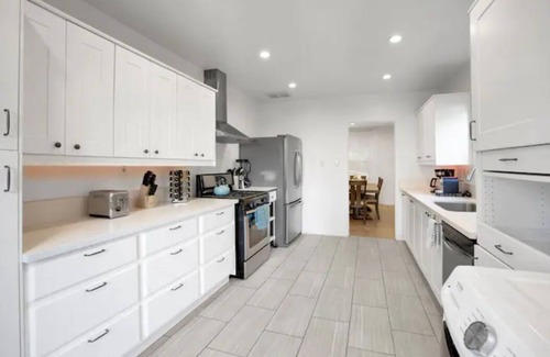 Valley Village House | Cozy Home by Universal Studios