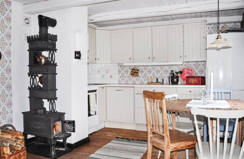 Arjang House | Cozy home in årjäng with kitchen