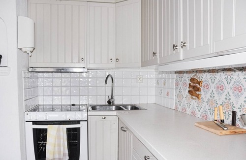 Arjang House | Cozy home in årjäng with kitchen