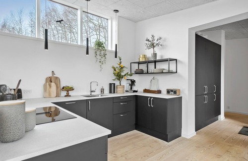 Oster Somarken House | Cozy home in Aakirkeby with WiFi