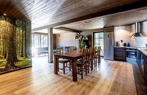 Aspered House | Cozy home in äspered with sauna