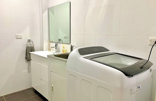 Bankstown House | Cozy home in Bankstown｜4 Br house/Shopping/Station
