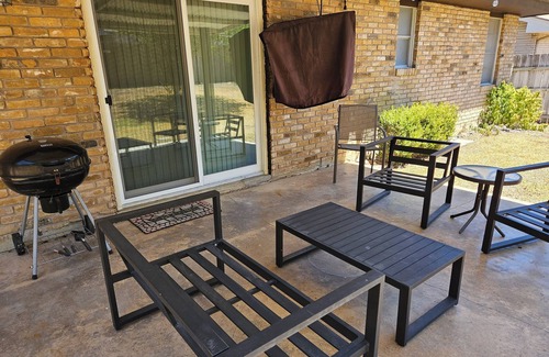 Vance Jackson House | Cozy home in beautiful and historic San Antonio, TX!