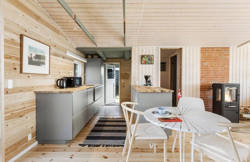 Bjert House | Cozy home in Bjert with house sea view