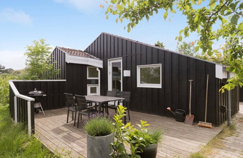 Handrup Strand House | Cozy home in Ebeltoft with sauna