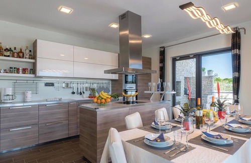 Galizana House | Cozy home in Galizana with kitchen