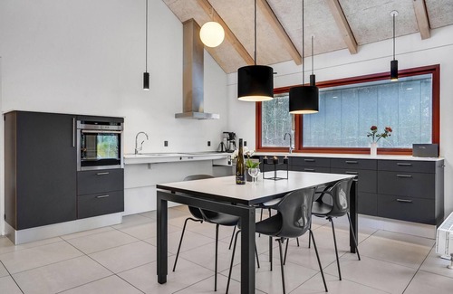 Grena Strand House | Cozy home in Grenaa with kitchen