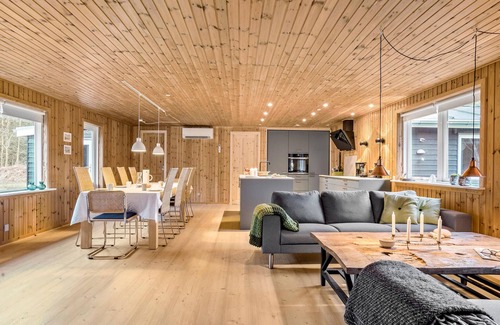 Bratten Strand House | Cozy home in Jerup with WiFi