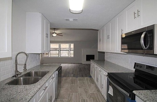 Barker House | Cozy home in Katy TX