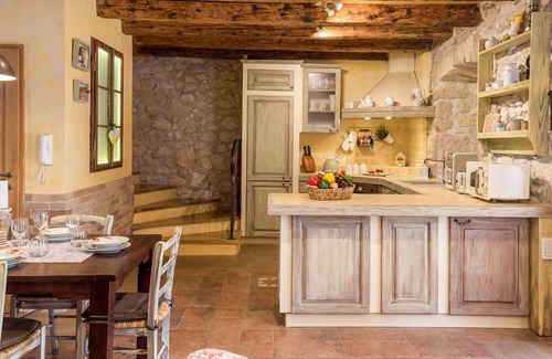 Kras House | Cozy home in Kras with WiFi