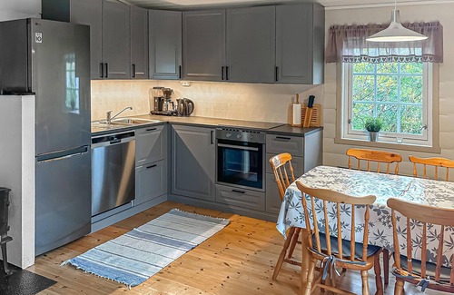 Brekke House | Cozy home in Lavik with house sea view