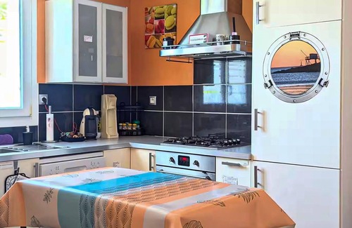 Plouguerneau House | Cozy home in Plouguerneau with WiFi