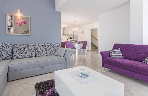 Muntic House | Cozy home in Pula with WiFi