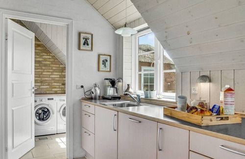 Klegod Strand House | Cozy home in Ringkøbing with sauna