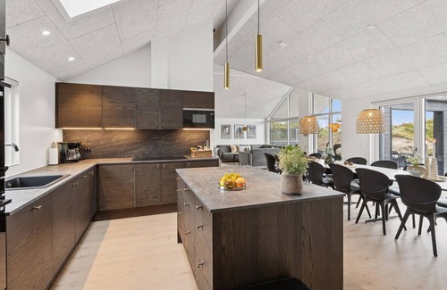 Houvig Strand House | Cozy home in Ringkøbing with sauna