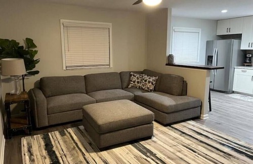 Whitestown House | Cozy home in Whitestown
