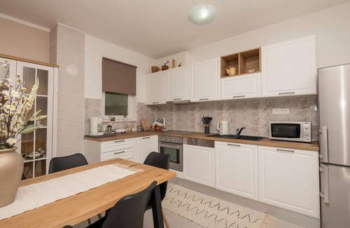Vrgorac House | Cozy home in Zavojane with WiFi