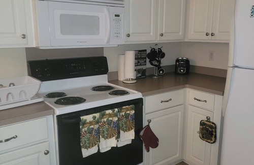 Terry House | Cozy home just outside of Byram, MS