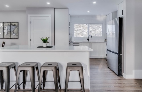 Jasper Place House | Cozy Home Minutes to WEM
