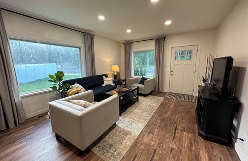 Logan House | Cozy Home Near Campus and Canyon