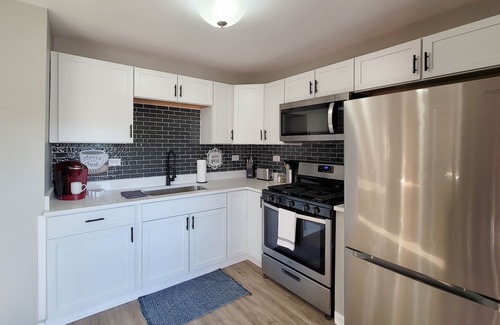 Algonquin House | *Cozy home near downtown and fox river*