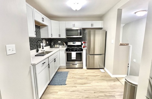 Algonquin House | *Cozy home near downtown and fox river*