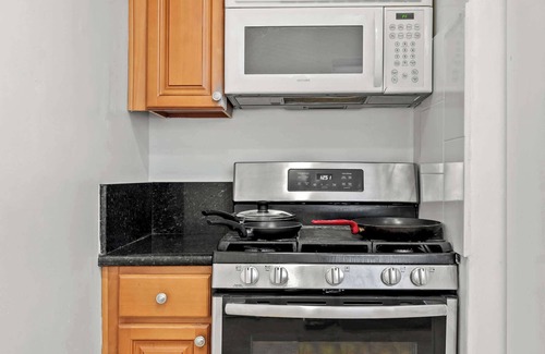 San Gabriel Apartment | Cozy Home Near LA with Full Kitchen & Laundry