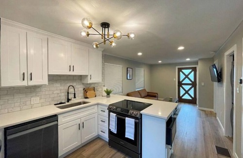 Edgewater House | Cozy home near Walkers park and Sloan's Lake