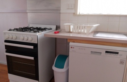 Kennington House | Cozy home on St Aidans. road with free parking and wifi
