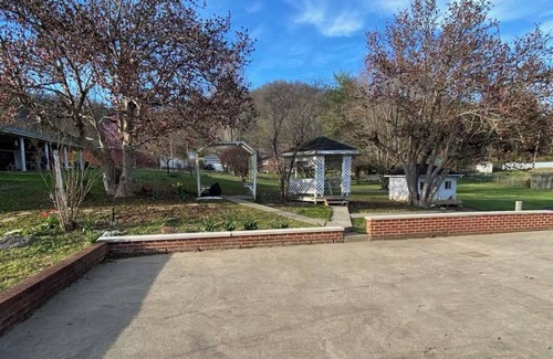 Betsy Layne House | Cozy Home Place at Pikeville