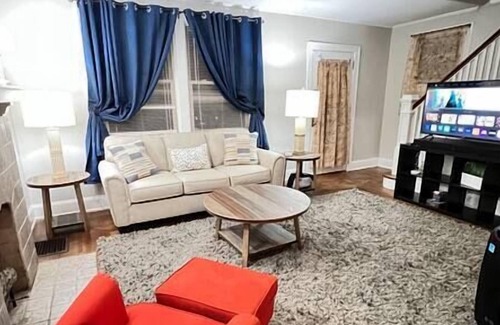 West Price Hill House | Cozy Home Quiet Neighborhood 10 Min to Downtown