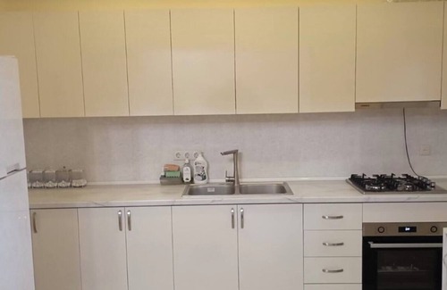 Erebuni House | Cozy Home, remodeled 3bedroom.