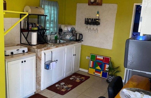 Portmore House | Cozy Home Stay