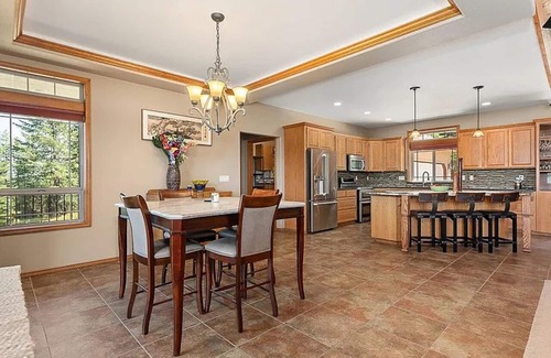 Spokane House | Cozy Home w/Views from Heaven!