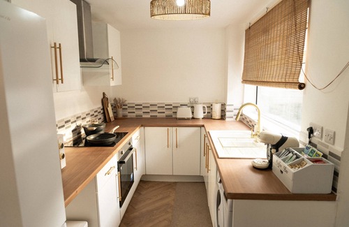 Spennymoor House | Cozy Home with 1Gb Wi-Fi near Durham & Darlington