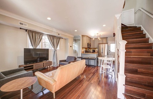 Eckington House | Cozy Home with Free Parking | 3BR/2.5BA #DCottage