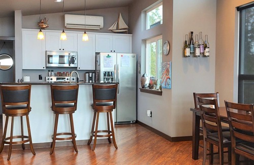 Ferndale House | Cozy Home with views of the San Juan's, Mt Baker, Salish Sea & Lummi Island