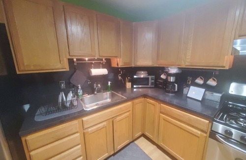 Riverside House | Cozy "Hospitality Suite" Centrally Located In Baltimore's Federal Hill Area