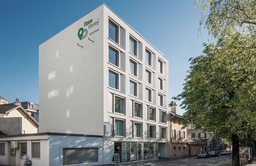 Vevey House | Cozy hotel in charming Vevey with fitness room, WiFi, AC