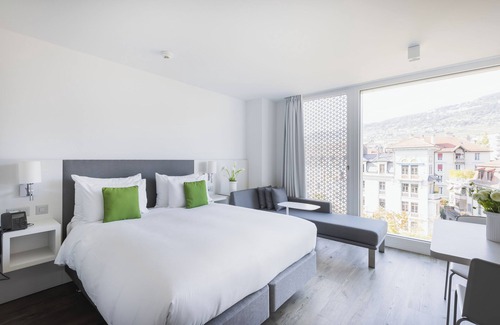 Vevey House | Cozy hotel in charming Vevey with fitness room, WiFi, AC
