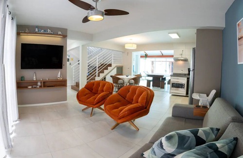 Meia Praia House | Cozy House with Heated Pool, Beach 180m away, Billiards, Beto Carrero