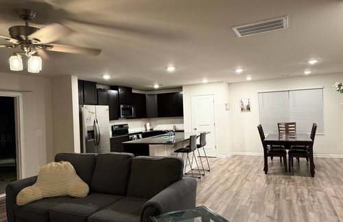Charlotte House | COZY HOUSE A FEW MINUTES FROM THE CITY CENTER