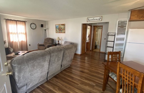 Wheatland House | Cozy house/attached garage close to Lucas Oil Race Track and Pomme De Terre Lake