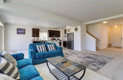 Gateway House | Cozy House near Denver International Airport
