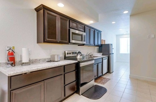 Gateway House | Cozy House near Denver International Airport